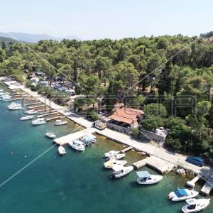 Jedinstvena prilika za investitore, zemljište u Korčuli s kućom