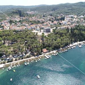 Jedinstvena prilika za investitore, zemljište u Korčuli s kućom