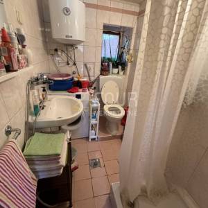 Jelenje, kuća u nizu - starina, P+1, okućnica
