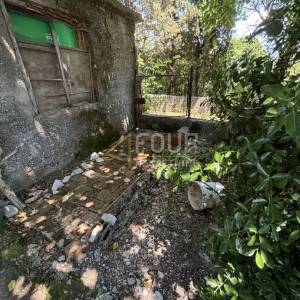 Jelenje, kuća u nizu - starina, P+1, okućnica