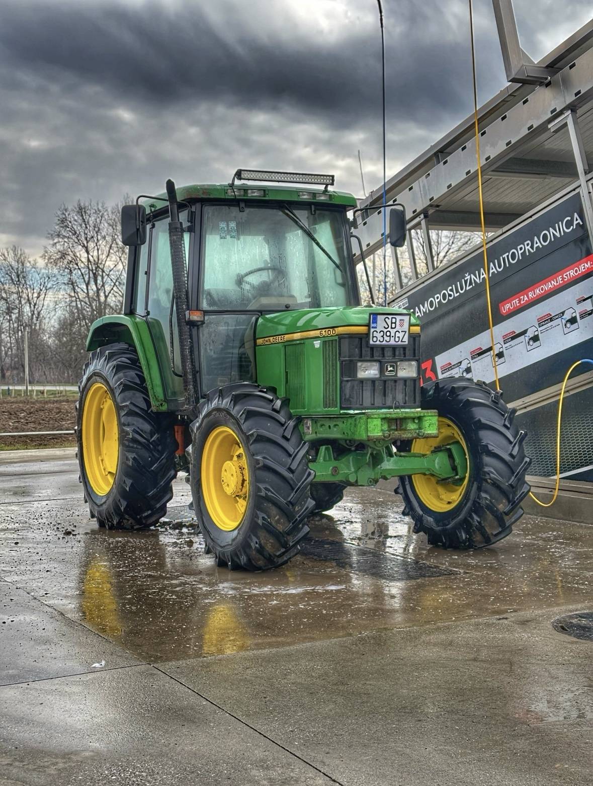 John Deere 6100