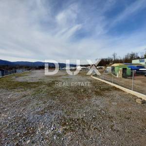 JURDANI, PERMANI - Uređeno i ograđeno zemljište 2485m2 do glavne prometnice za najam
