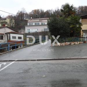 JUŠIĆI - poslovni prostor 220m2 + parking + garažni prostor (opcija)