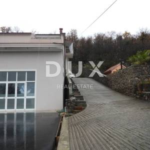 JUŠIĆI - poslovni prostor 220m2 + parking + garažni prostor (opcija)