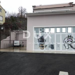 JUŠIĆI - poslovni prostor 220m2 + parking + garažni prostor (opcija)