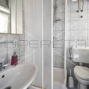 Kamena apartmanska kuća s prekrasnim pogledom na more i maslinikom, Splitska oto