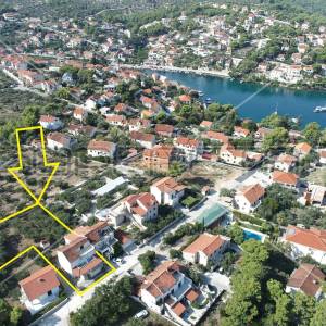 Kamena apartmanska kuća s prekrasnim pogledom na more i maslinikom, Splitska oto