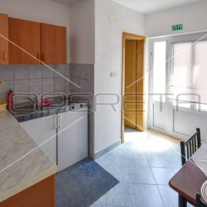 Kamena apartmanska kuća s prekrasnim pogledom na more i maslinikom, Splitska oto