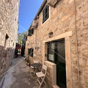 Kamena Kuća 105m²: Savršen Spoj Šarma, Povijesti i Mediteranskog Ugođaja, Ston