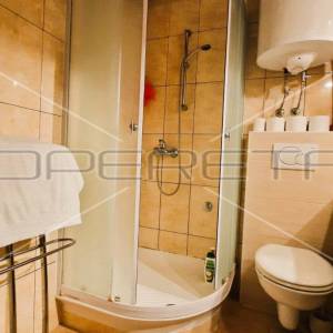 Kamena kuća, 2 stambene jedinice, garaža, terasa, dvorište,127 m2, Krk