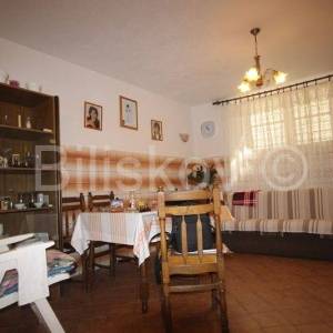 Kamena kuća u staroj jezgri Trogira, prodaja