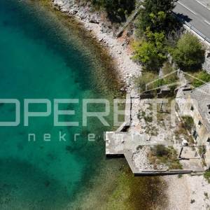 Kamena  starina za adaptaciju u prvom redu do mora, Starigrad Paklenica
