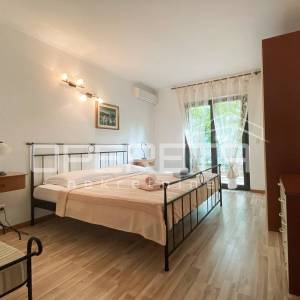 Kamena Vila s Apartmanima u Supetru - Savršena Investicija na Braču