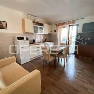 Kamena Vila s Apartmanima u Supetru - Savršena Investicija na Braču