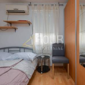 Karlobag, cesarica, dvojna kuća s 3 apartmana