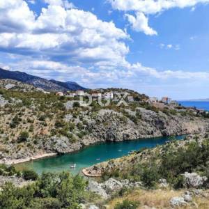 KARLOBAG, CESARICA -  Građevinsko zemljište sa započetom gradnjom 