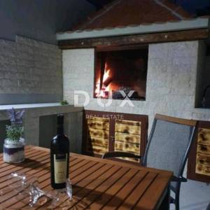 KARLOBAG, CESARICA - Prekrasna vila prvi red do mora
