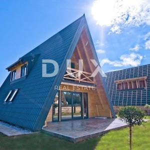 KARLOVAC, BROĐANI - Drvena oaza mira uz rijeku Kupu – idealna za život ili turističku investiciju 