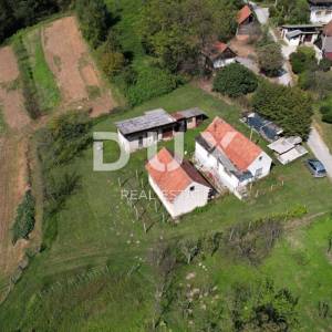 KARLOVAC, VELIKA JELSA - imanje s 2 kuće i gospodarskim objektom