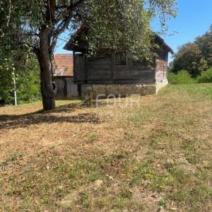 Karlovac, Vukova Gorica - okolica, drveni objekt na parceli 4.115m2