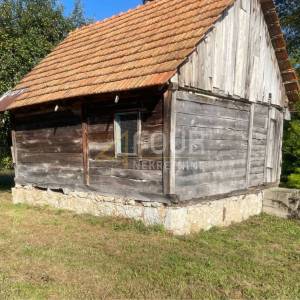 Karlovac, Vukova Gorica - okolica, drveni objekt na parceli 4.115m2