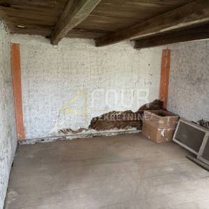 Karlovac, Vukova Gorica - okolica, drveni objekt na parceli 4.115m2