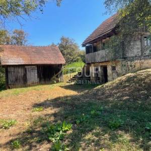 Karlovac, Vukova Gorica - okolica, drveni objekt na parceli 4.115m2