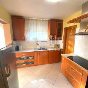 Kastav, 133.01m2, 3s+db i lođa, tavan 69.64m2