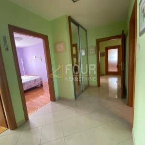 Kastav, 133.01m2, 3s+db i lođa, tavan 69.64m2