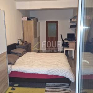 Kastav, 208.44m2, dva stana, okućnica, pogled na more