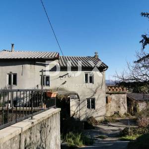 KASTAV, CENTAR -  kuća 246 m2 u starom gradu + okućnica 400m2