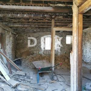 KASTAV, CENTAR -  kuća 246 m2 u starom gradu + okućnica 400m2