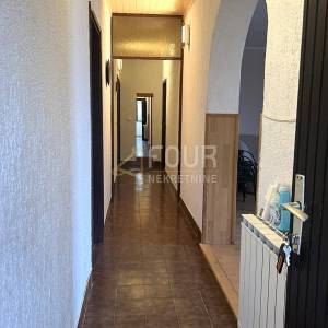 Kastav, etaža kuće, 124.37m2, 2s+db, balkon, panoramski pogled na more