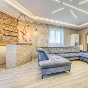 Kastav, izvrsna novogradnja s bazenom, 282m2, garaža