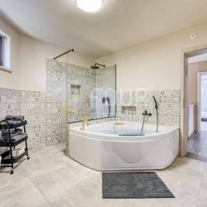 Kastav, izvrsna novogradnja s bazenom, 282m2, garaža