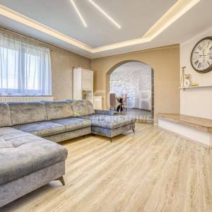 Kastav, izvrsna novogradnja s bazenom, 282m2, garaža