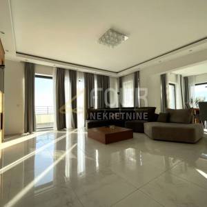 Kastav, Martinkovac, vila s tri stana i bazenom, 400m2