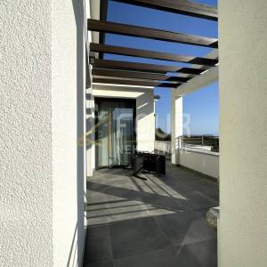 Kastav, Martinkovac, vila s tri stana i bazenom, 400m2