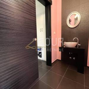 Kastav, Martinkovac, vila s tri stana i bazenom, 400m2