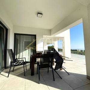 Kastav, Martinkovac, vila s tri stana i bazenom, 400m2