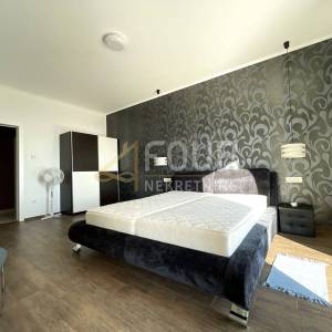 Kastav, Martinkovac, vila s tri stana i bazenom, 400m2