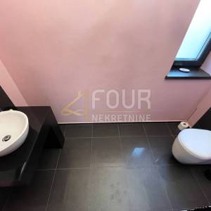 Kastav, Martinkovac, vila s tri stana i bazenom, 400m2