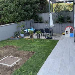 Kastav, Rešetari, 72.33m2, 2s+db, terasa i okućnica