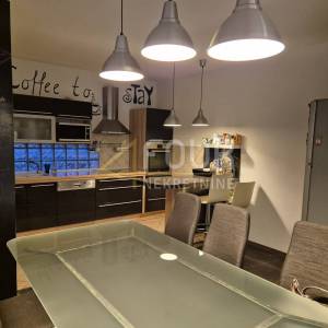 Kastav, Rešetari, kuća s 3 stana, 270m2, pogled na more