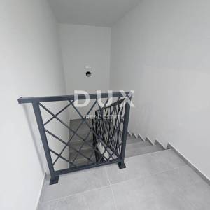 KASTAV, REŠETARI - stan novogradnja 130m2, 1.kat, DB+3S s pogledom na more i garažom + okućnica 57m2