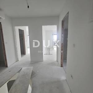 KASTAV, RUBEŠI - dvoetažni stan 150m2, DB+3S s pogledom na more i garažom + okoliš 200m2 - SE