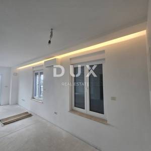 KASTAV, RUBEŠI - dvoetažni stan 150m2, DB+3S s pogledom na more i garažom + okoliš 200m2 - SE