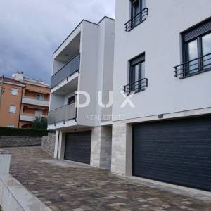KASTAV, RUBEŠI - dvojna kuća 150m2, DB+3S s pogledom na more i garažom + okoliš 200m2- SE