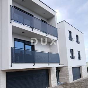 KASTAV, RUBEŠI - dvojna kuća 150m2, DB+3S s pogledom na more i garažom + okoliš 200m2- SE