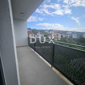 KASTAV, RUBEŠI - dvojna kuća 150m2, DB+3S s pogledom na more i garažom + okoliš 200m2- SE